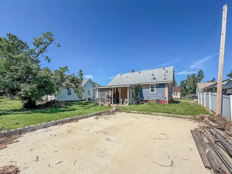 931 1ST Street Charleston IL 61920