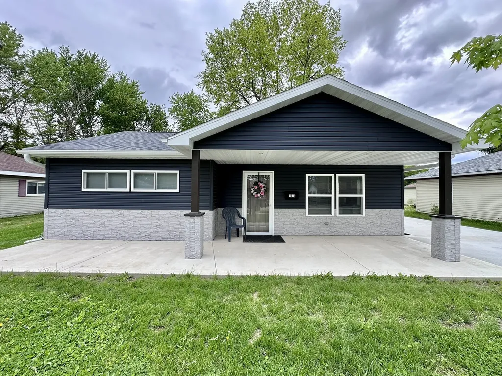 1210 Douglas Drive Sterling IL 61081