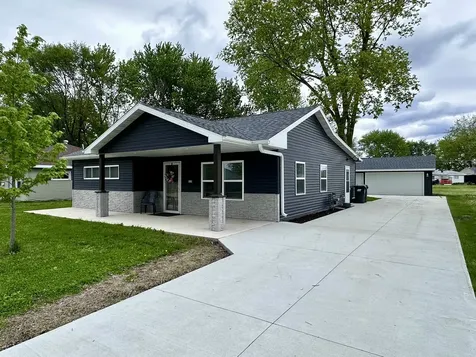 1210 Douglas Drive Sterling IL 61081