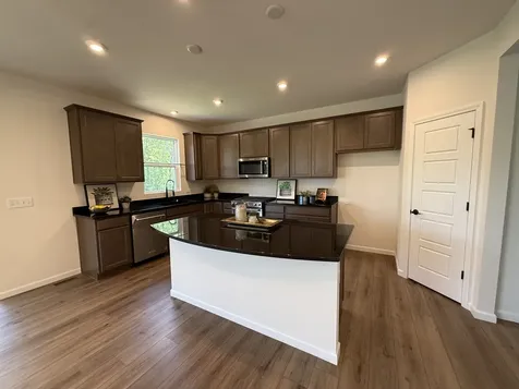 8 Liam Court Algonquin IL 60102