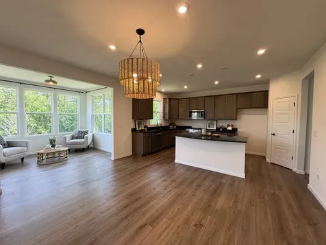 8 Liam Court Algonquin IL 60102