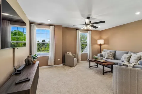 8 Liam Court Algonquin IL 60102