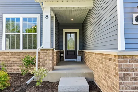 8 Liam Court Algonquin IL 60102