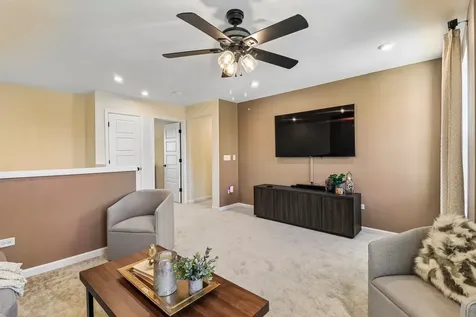 8 Liam Court Algonquin IL 60102