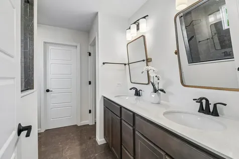 8 Liam Court Algonquin IL 60102