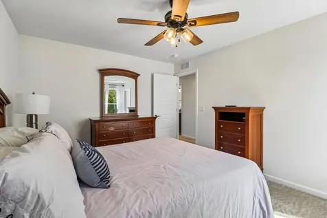8 Liam Court Algonquin IL 60102