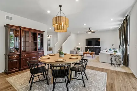 8 Liam Court Algonquin IL 60102
