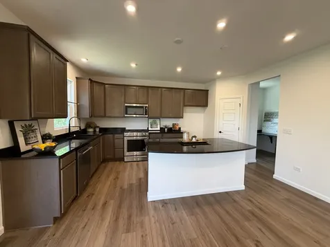 8 Liam Court Algonquin IL 60102