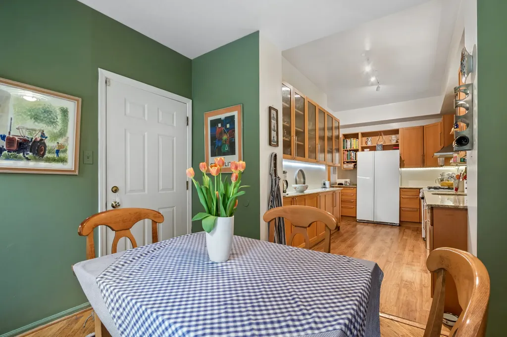 2920 North Lakewood Avenue Chicago IL 60657