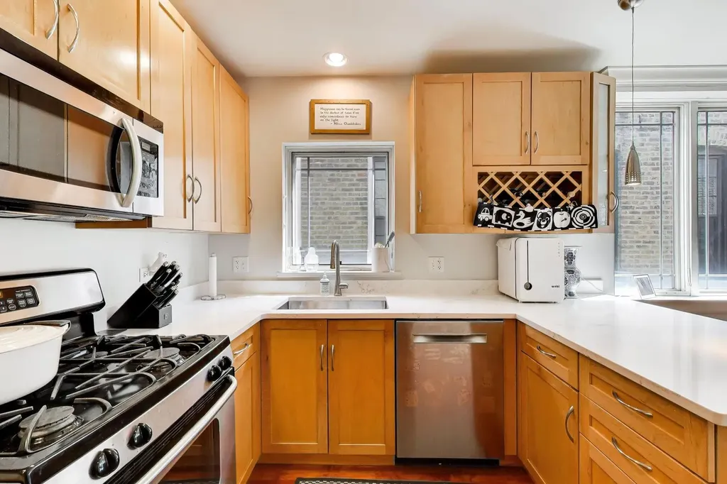 1514 West Thomas Street Chicago IL 60642