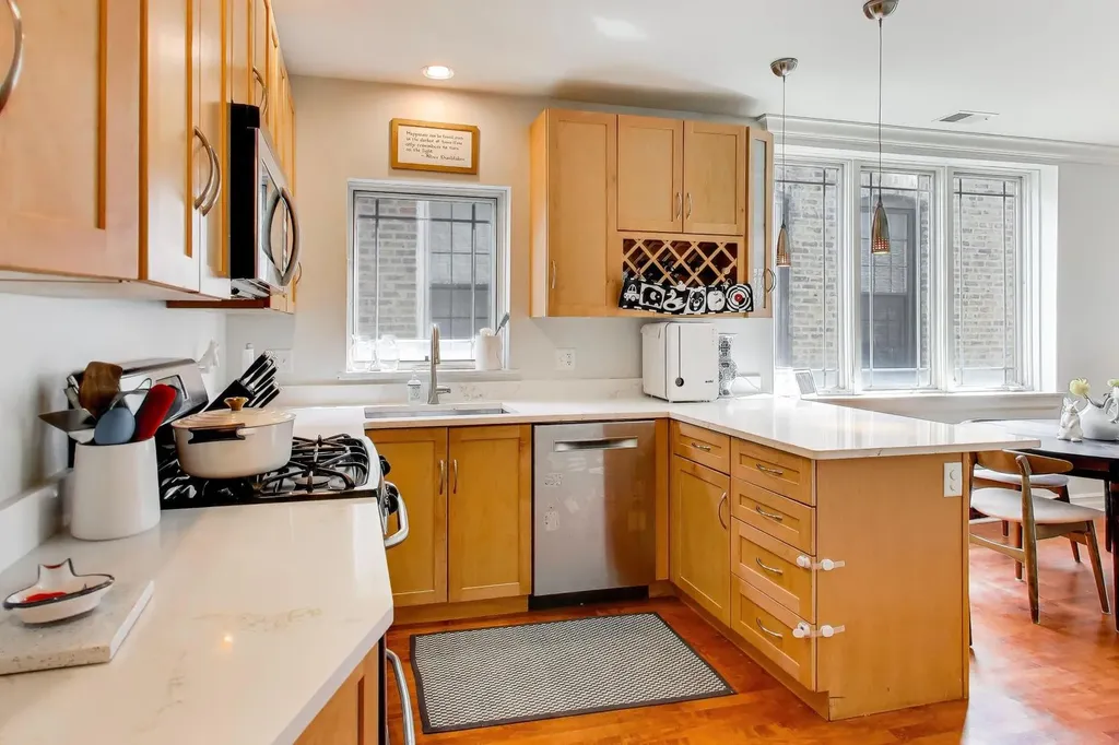 1514 West Thomas Street Chicago IL 60642