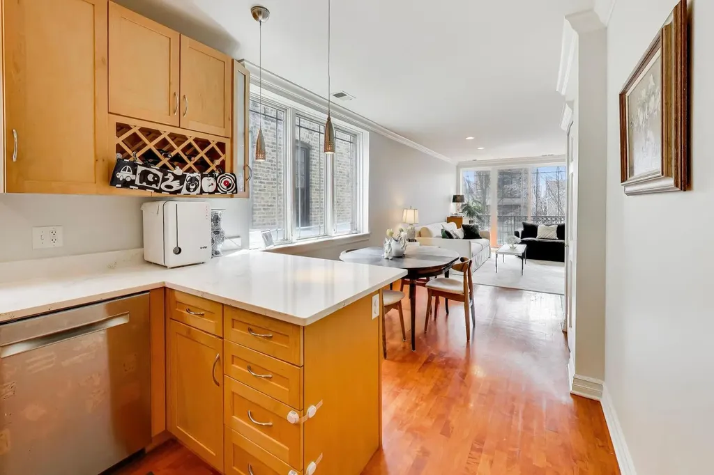 1514 West Thomas Street Chicago IL 60642