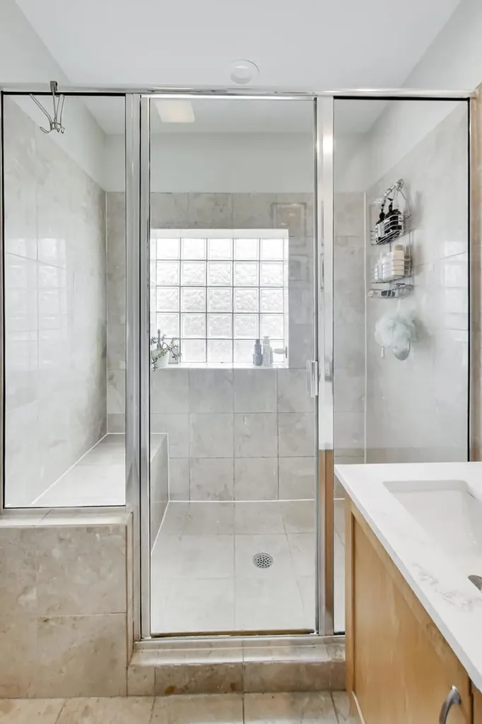 1514 West Thomas Street Chicago IL 60642