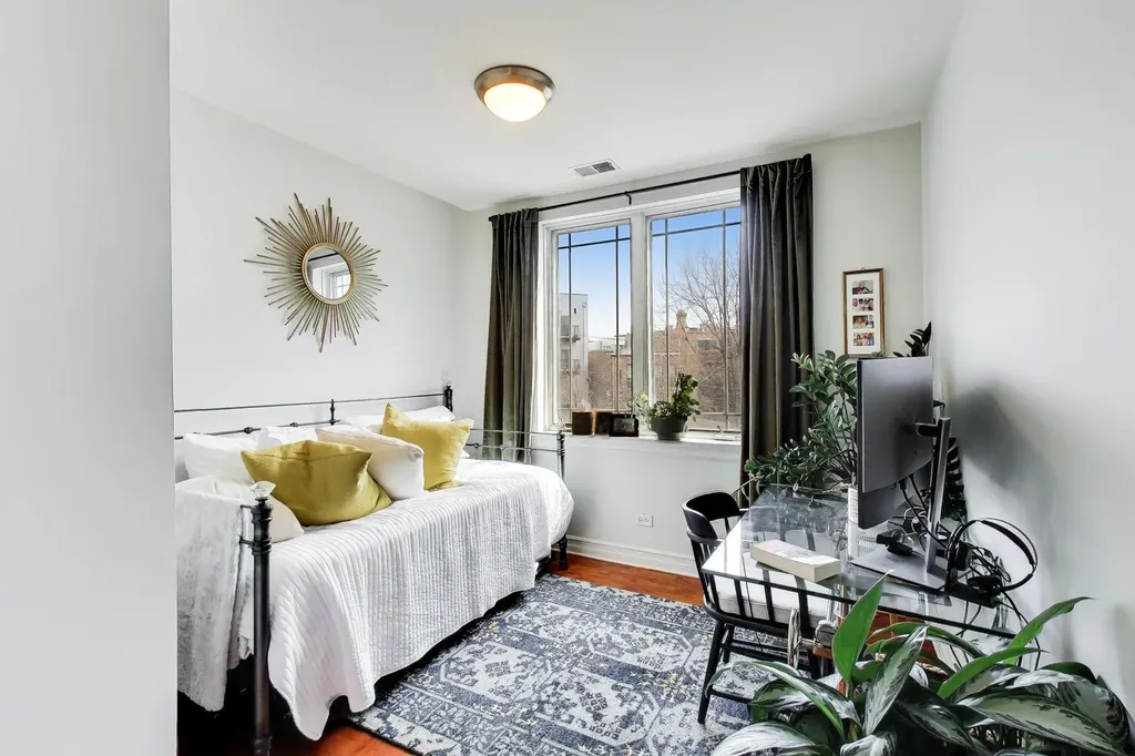 1514 West Thomas Street Chicago IL 60642