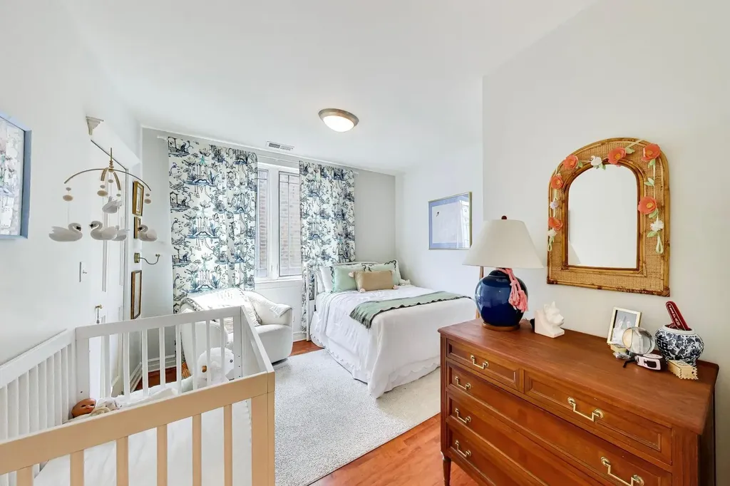 1514 West Thomas Street Chicago IL 60642