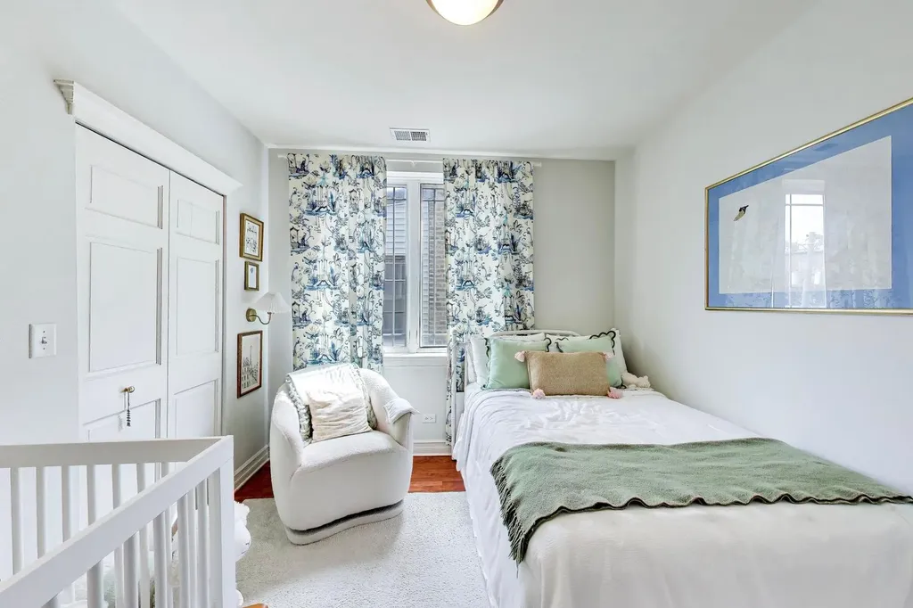 1514 West Thomas Street Chicago IL 60642