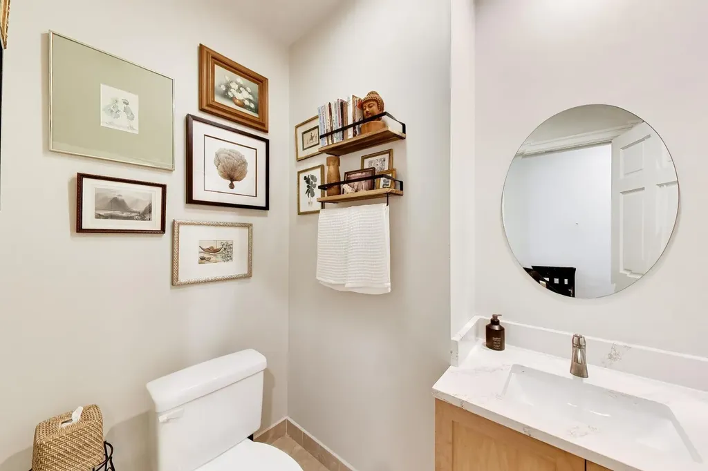 1514 West Thomas Street Chicago IL 60642