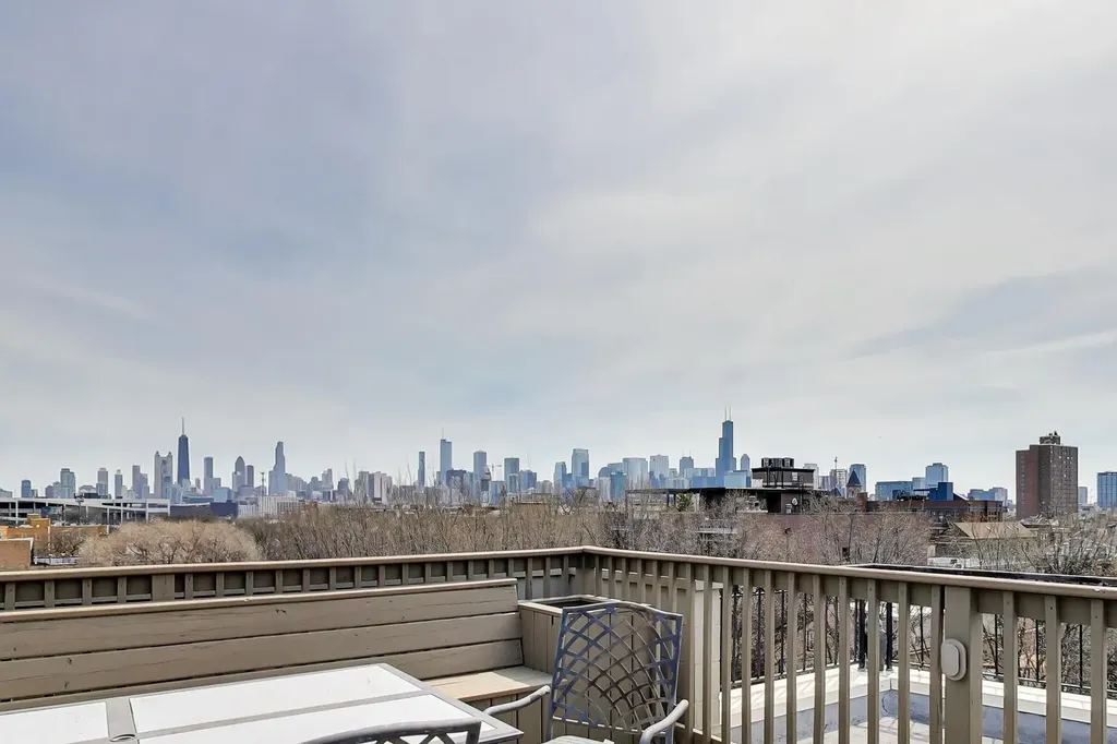 1514 West Thomas Street Chicago IL 60642