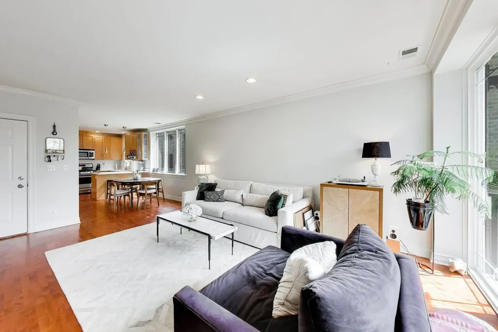 1514 West Thomas Street Chicago IL 60642