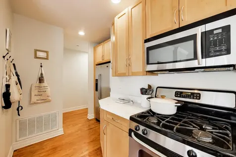 1514 West Thomas Street Chicago IL 60642