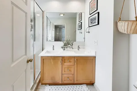 1514 West Thomas Street Chicago IL 60642