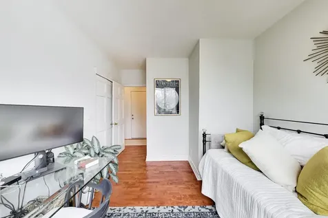 1514 West Thomas Street Chicago IL 60642