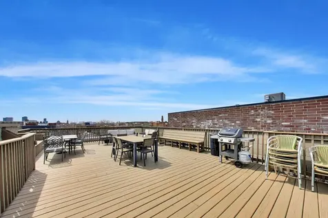 1514 West Thomas Street Chicago IL 60642