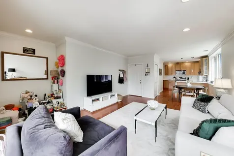 1514 West Thomas Street Chicago IL 60642