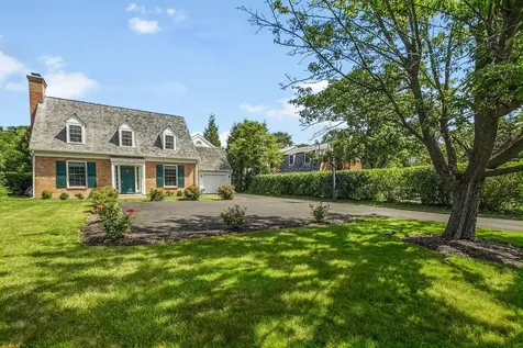 110 East Sheridan Road Lake Bluff IL 60044
