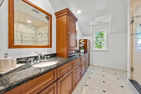 110 East Sheridan Road Lake Bluff IL 60044