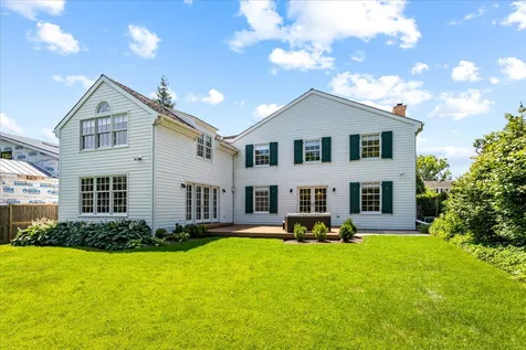 110 East Sheridan Road Lake Bluff IL 60044