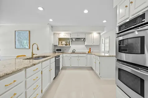 110 East Sheridan Road Lake Bluff IL 60044