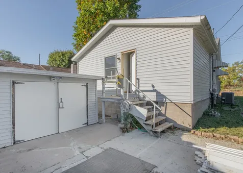 2802 Archer Drive East Moline IL 61244