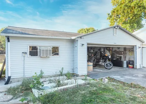 2802 Archer Drive East Moline IL 61244