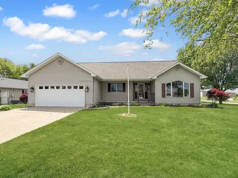 409 Betty Court Fisher IL 61843