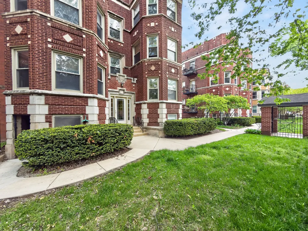 1342 West Greenleaf Avenue Chicago IL 60626