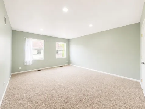 250 Acorn Drive Streamwood IL 60107