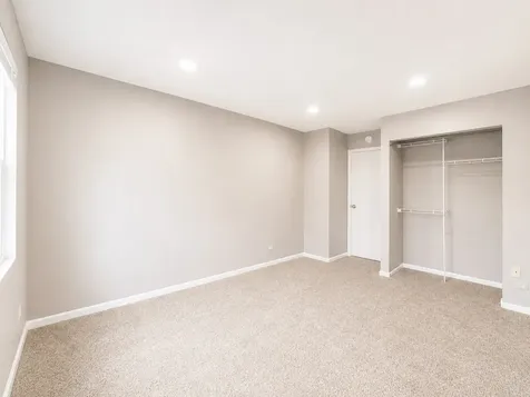 250 Acorn Drive Streamwood IL 60107