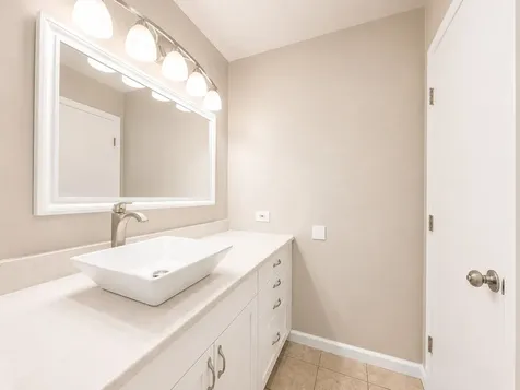 250 Acorn Drive Streamwood IL 60107