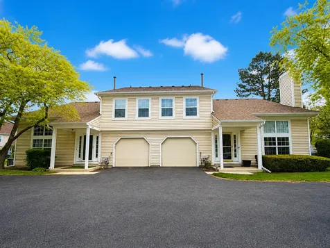 250 Acorn Drive Streamwood IL 60107