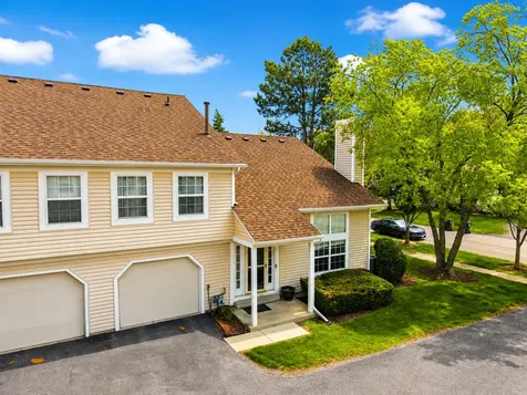 250 Acorn Drive Streamwood IL 60107