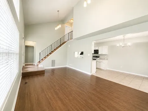 250 Acorn Drive Streamwood IL 60107