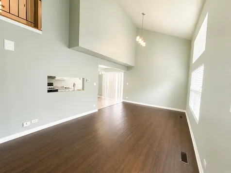 250 Acorn Drive Streamwood IL 60107