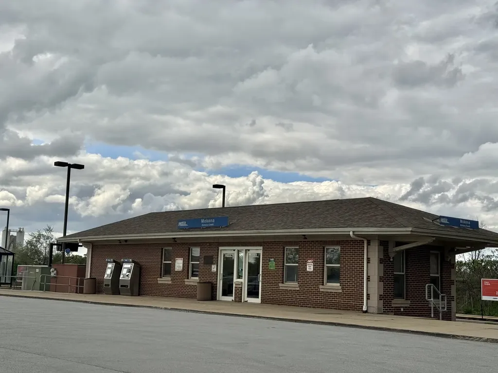 18764 South Burnside Station Drive Mokena IL 60448