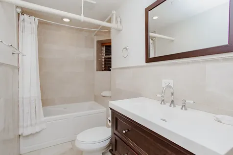 622 West Briar Place Chicago IL 60657