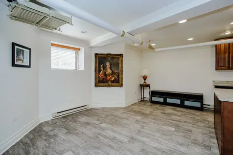 622 West Briar Place Chicago IL 60657