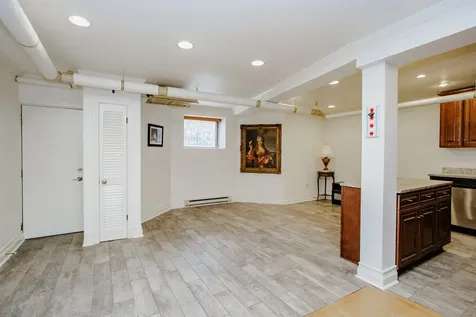 622 West Briar Place Chicago IL 60657