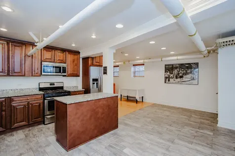 622 West Briar Place Chicago IL 60657