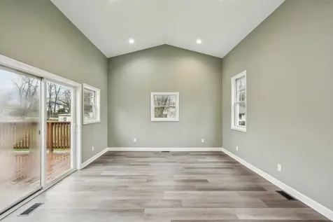 402 Lily Lane Lakemoor IL 60051