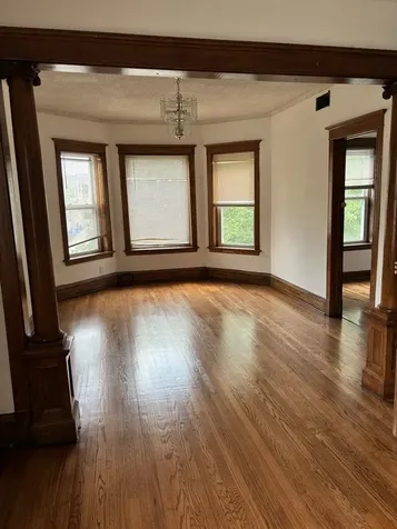 2016 West Warner Avenue Chicago IL 60618
